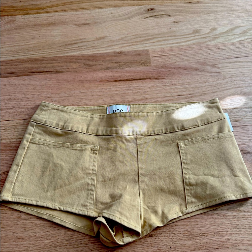 NWT BDG Women's Tan and Yellow‎ Short Shorts Women’s Size 4
